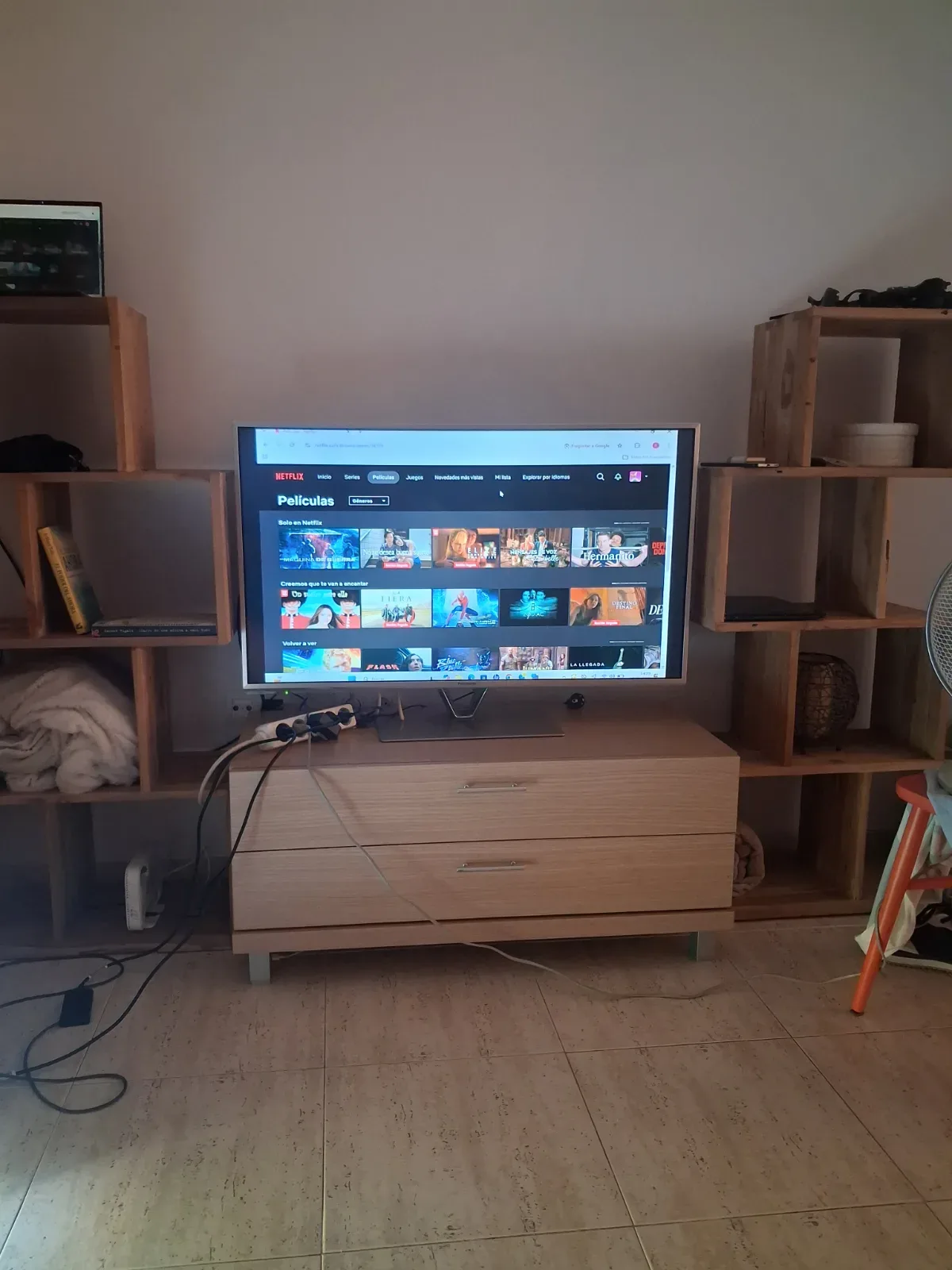 mueble comedor con TV
